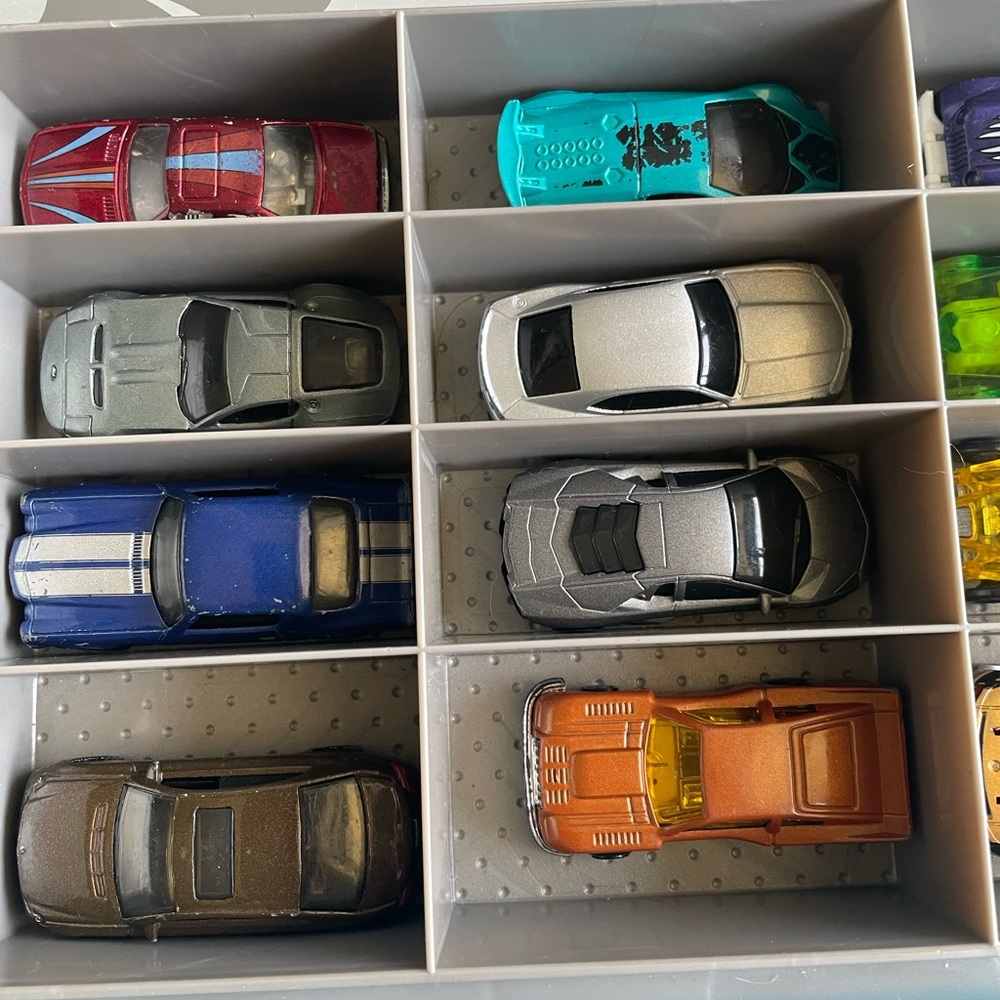 GUC Hot Wheels Collector Case + 16 Die-cast Cars - Picture 3 of 5